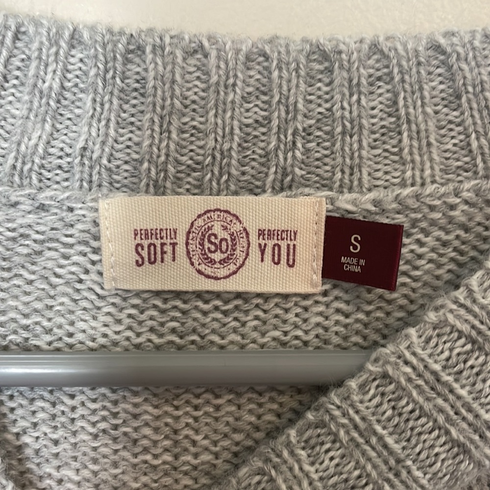 Small Patterned Sweater - Picture 3 of 3
